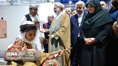 ایسنا - بازدید سخنگوی دولت از نمایشگاه گردشگری و صنایع دستی