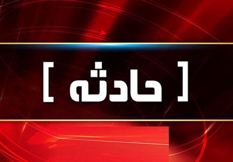 آتش‌سوزی خودرو در خیابان مولوی با دخالت به‌موقع آتش‌نشانان مهار شد