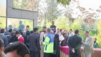 پرستاران پایین‌ترین سطح حقوق را در میان کارکنان دولت دریافت می‌کنند / در جشن پرستاران با حضور رئیس جمهور، اجازه حضور پرستاران منتقد داده نشد!؟ + صوت