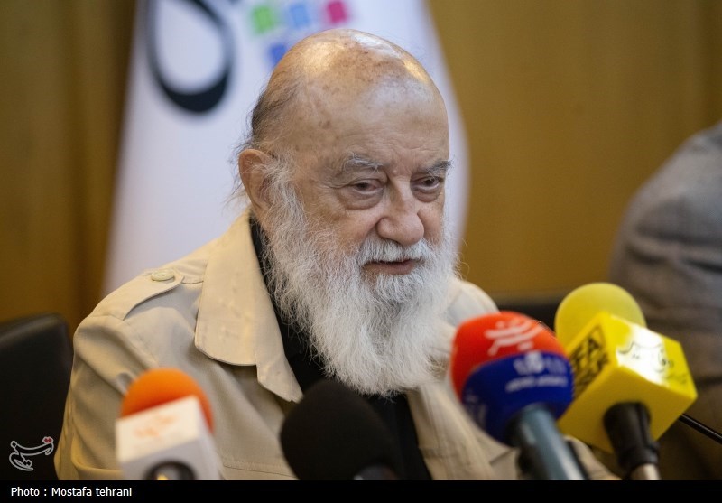 چمران: قانونی بودن فعالیت تاکسی‌ها در اسنپ و تپسی بررسی شود