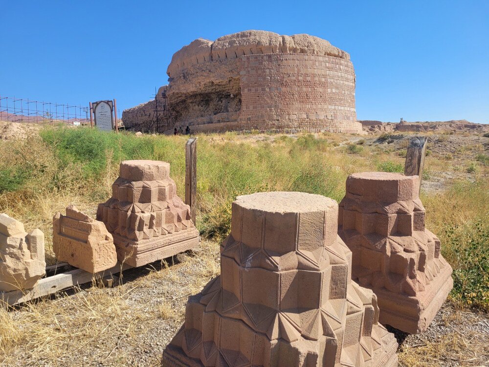 دو شهر باستانی و قدیمی‌ترین دانشگاه شمال غرب ایران در تهدید بی‌پولی، حفاری غیرمجاز و تعرض