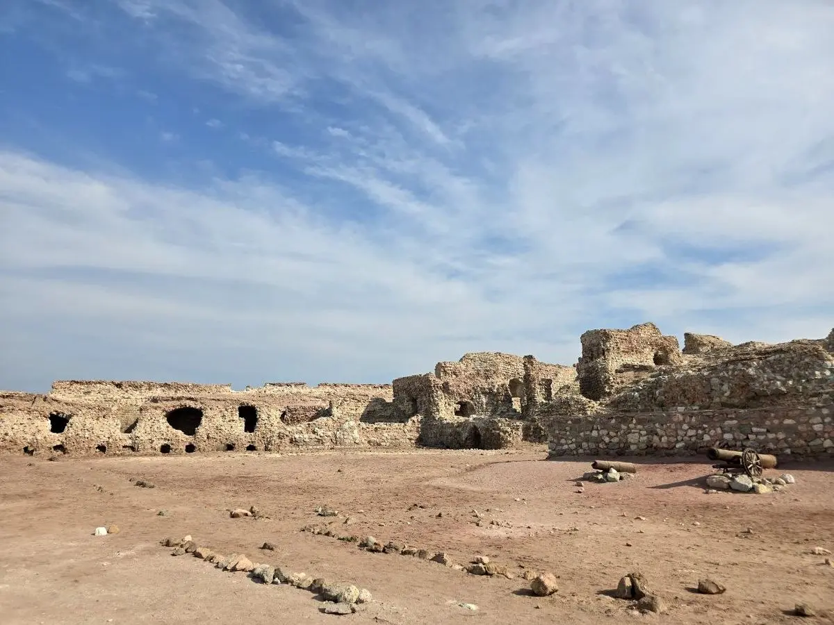 قلعه پرتغالی‌ها در هرمز، ثبت ملی اما متروک مانده؛ تصویر تلخ بی‌توجهی به میراث ملی + عکس