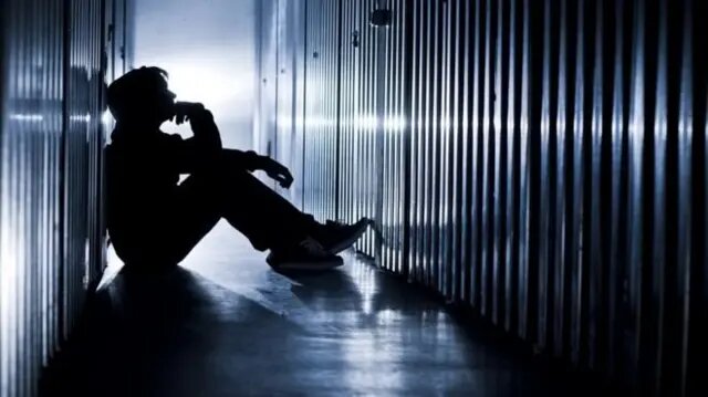 هشدار؛ وقتی «خودکشی» و «الکل» عنصر دراماتیک فیلم‌ها می‌شوند