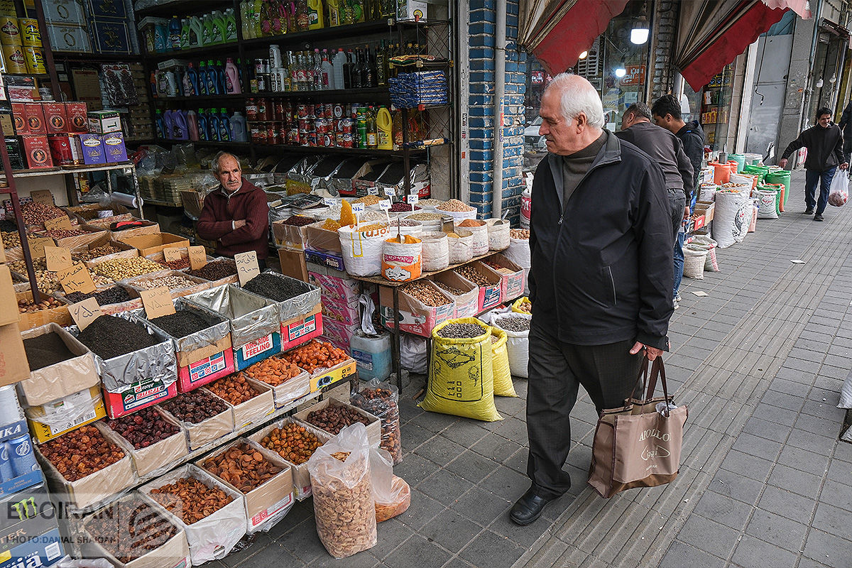 کالاهای اساسی با ارز آزاد وارد می‌شوند؟