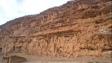 انبارهای ۸۰۰ ساله گندم در دل صخره‌های روستای زید استان ایلام