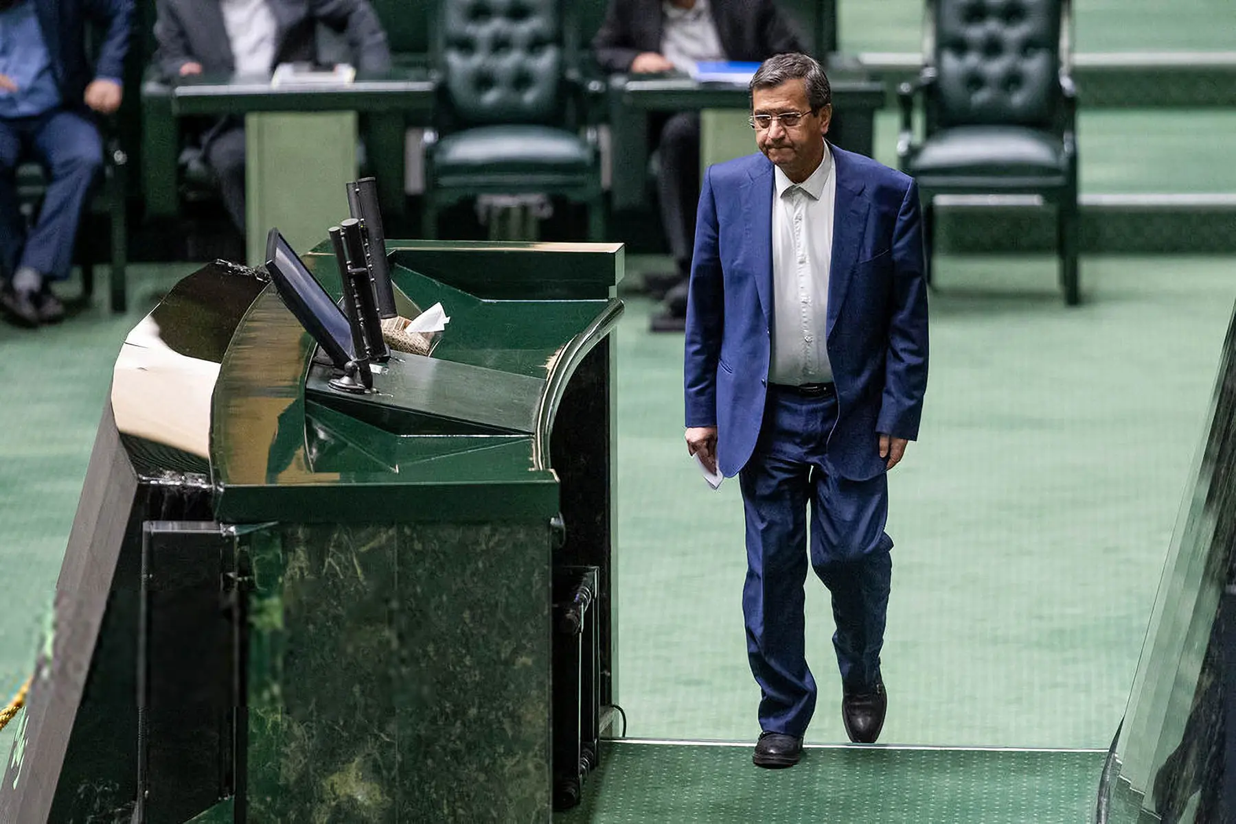 اولین اظهارات همتی پس از ریاست بانک مرکزی/ قول می‌دهم ثبات اقتصادی فراهم شود