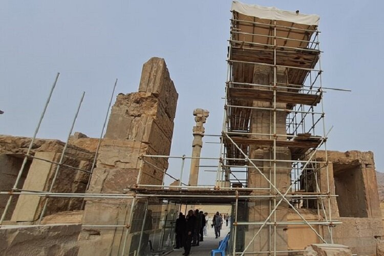 فعالیت ۴ کارگاه مرمت در تخت جمشید/ چرا برخی کارگاه‌ها فعال نیستند