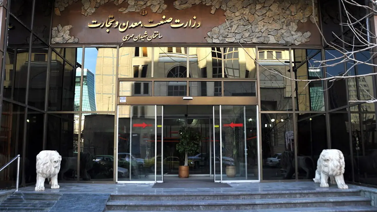 قیمت خودرو تابع شورای رقابت است، دخالتی در بازار آزاد نداریم