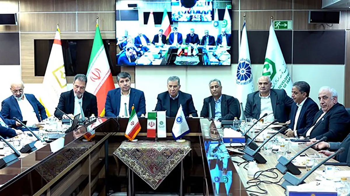 مسیر همکاری بین اتاق ایران و دو بانک تخصصی طراحی می‌شود