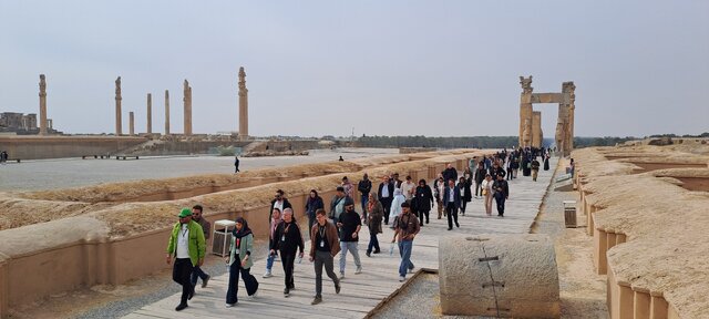 نیاز ۲۴۶ میلیارد تومانی ساماندهی ورودی و پردیس تخت جمشید/ مسیر بازدید گردشگران تغییر می‌کند