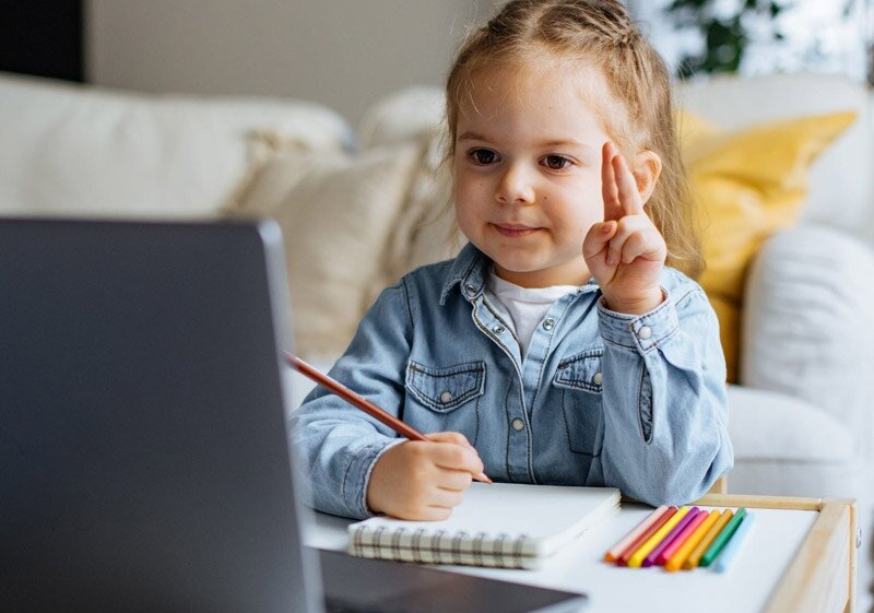 والدین؛ شریک آموزشی نسل آنلاین