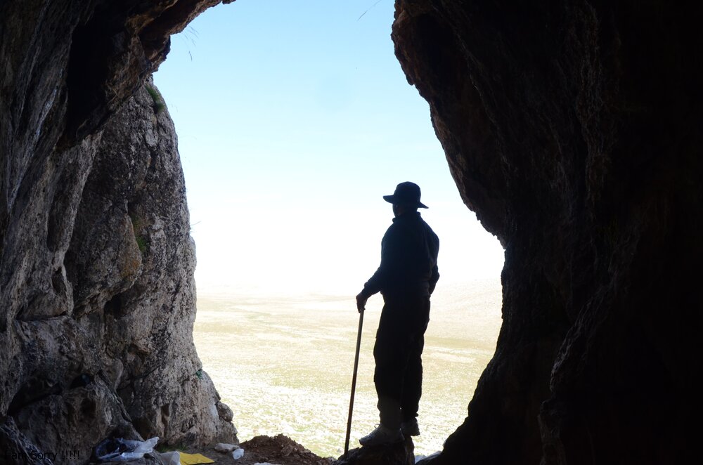 یک باستان شناس: حفاران غیرمجاز به جان غارهای پارینه سنگی افتاده‌اند