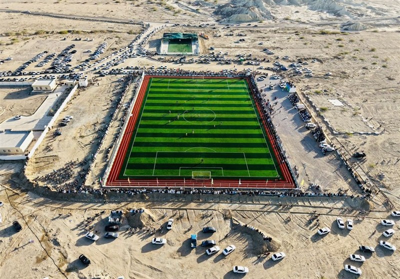 بهره‌برداری از زمین چمن مصنوعی بنیاد علوی در هرمزگان