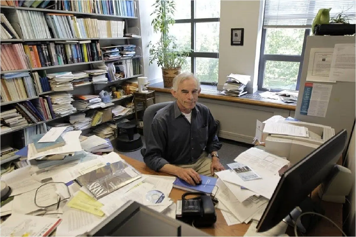 کریستوفر سیمز؛ اصلاح مدل‌های اقتصاد کلان