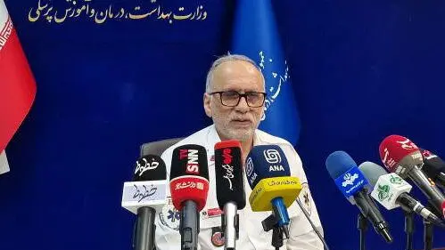 شب چهارشنبه را در کنار خانواده خود بگذرانید/ امدادگران در حال خدمت به مجروحان جنگ هستند