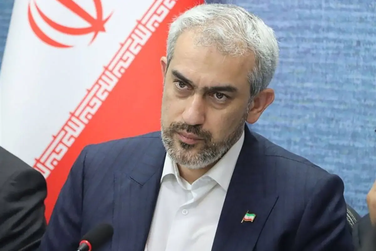 اولویت مناطق آزاد، جذب سرمایه‌گذاری داخلی و خارجی باشد