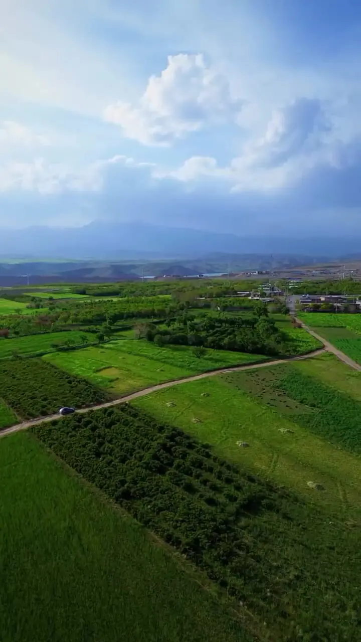 فیلم از دشت زیبای ابراهیم آباد با نمای سد صفائیه رابر کرمان