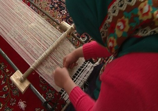تشکیل  زنجیره تولید چوغا از تأمین پشم و نخ تا بافت نهایی در الیگودرز