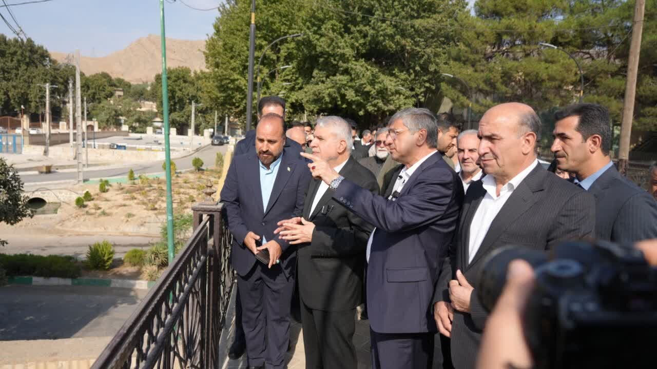 دو میلیون نفر از مجموعه دولت در جریان جنگ‌های اخیر تاکنون در حال خدمت به مردم هستند