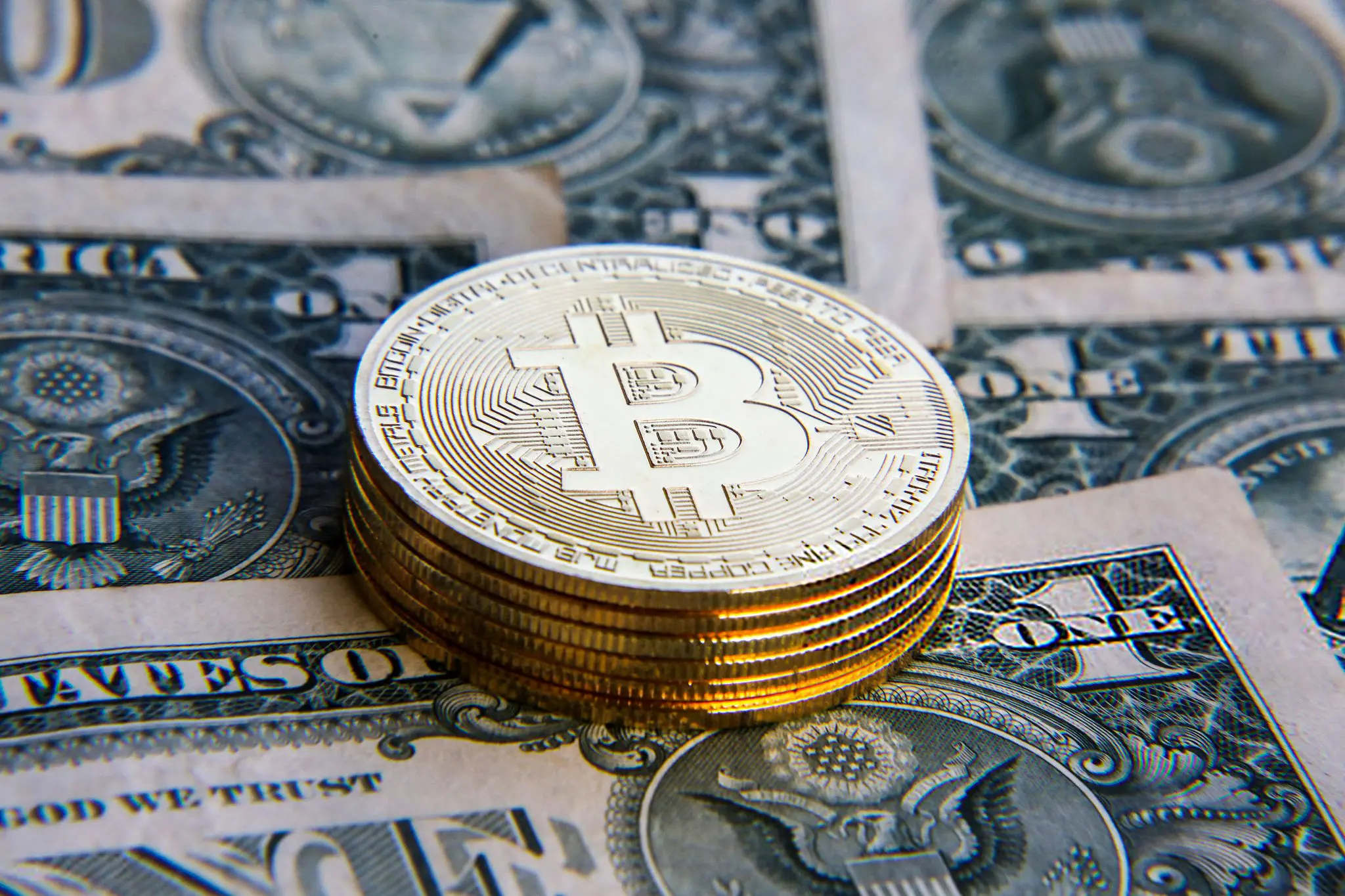 وقتی صرافی با پول مشتری زمین می‌خرد، دیگر صرافی نیست