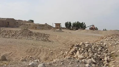 3 هزار سال تاریخ و جان مردم روستا قربانی بلاتکلیفی جاده معدن داران می شود / کامیون ها به جاده خطر بازگشتند؛ چه کسی گاردریل جوبجی را برداشت؟