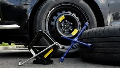آچار چرخ خودرو برای تعویض لاستیک یا چرخ های ماشین - جک بالابر خودرو